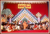 Swamishri blesses the assembly of over 1,200 children on Children's Day 