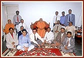 Chief Justice of Gujarat and other states were blessed by Swamishri