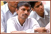 Devotees during the assembly
