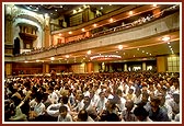 Swamishri and devotees at the newly built 'Yogi Sabha Gruh' where puja and discourses are held
