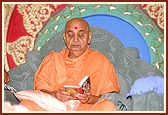Swamishri during his morning puja