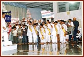 During the skit, children chant slogans of Swaminarayan Bal Prakash 