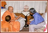 During the dialogue the President asked how can unity be achieved in our country. Swamishri replied, "...if we see God in everyone then towards whom do we direct our enmity!..."