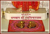 'Shriji Maharaj mangu sharan tamaru ..' A pair of chakhadis for Thakorji