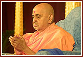 Swamishri chants the Swaminarayan dhun after his puja and prays for the rains to shower abundantly in Gujarat and India&nbsp;&nbsp;