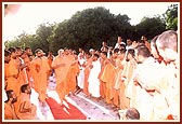 On day of Vaman Jayanti, Swamishri blesses the sadhus