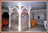 Darshan at the shrine in Laxmivadi