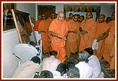 ... and blesses the devotees of Vishwanathpura