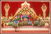 Swamishri and tribal satsangis who performed the traditional dance