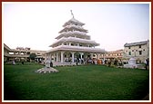 ... also visits the Santram Mandir