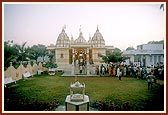... at the old Swaminarayan Mandir for darshan