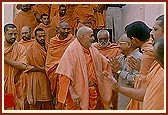 Swamishri in Himmatnagar