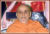 Swamishri during a satsang assembly 