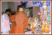 &nbsp;During his fever Swamishri performs the murti-pratishtha of deities for Hari mandirs in Matar and Dali 