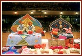 Shri Harikrishna Maharaj and Shri Jabreshwar Maharaj (Mumbai)
