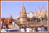 Swamishri departs