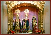 Shri Harikrishna Maharaj and Shri Radha Krishna Dev