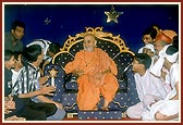 Swamishri during a magic show that presented study techniques to children&nbsp;