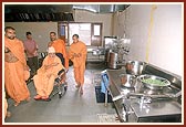 Swamishri observes the kitchen facilities