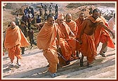 Swamishri on his way to the monument