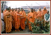 Swamishri visits and learns of the details about the nursery where plants are being nurtured for the gardens in the Akshardham complex