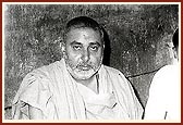 Swamishri with Kantilal Rangraj in his house in Galvada, 1976