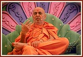 Swamishri blesses the tribal assembly