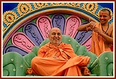 Swamishri blesses the tribal assembly