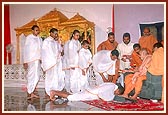 Students of the Ved Pathshala receive Swamishri's blessings