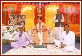 Swamishri with veteran devotees from the time of Shastriji Maharaj