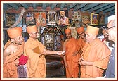 Swamishri narrates a personal incident with Mota Swami when they were here