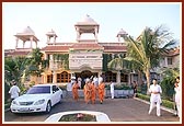 Shri Akshar Purushottam Kumar Chhatralay for tribal kids