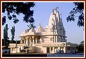 Shri Swaminarayan Mandir, Ukai