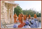Swamishri doing pradakshina of Yagnapurush Smruti Mandir