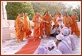 Swamishri doing pradakshina of Yagnapurush Smruti Mandir