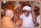 Shri Ragha Bharwad in a joyous mood during a conversation with Swamishri