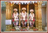 Shri Aksharbrahma Gunatitanand Swami, Bhagwan Swaminarayan and Shri Gopalanand Swami