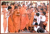 On 'Seva Day' Swamishri imparts an inspring message to sadhus and balaks