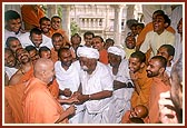 Swamishri with Shri Ragha Bharwad