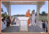 Darshan of Yogi Ghat by the banks of river Shetrunji where Jhina Bhagat (Yogiji Maharaj) used to meditate