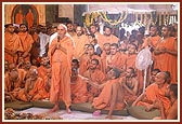  Swamishri prays to Yogiji Maharaj and then addresses the sadhus to live in accordance to the saintly life of Yogiji Maharaj