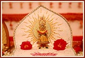 Shri Harikrishna Maharaj - in whose presence this historic diksha ceremony took place