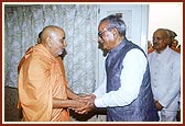 Vice President of India Shri Bhaironsinh Shekhawat arrives for Swamishri's darshan and receives his blessings
