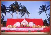  The giant Yogi Jayanti celebration assembly was held on the mandir precincts