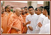 Swamishri blesses kishores from London