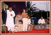 Balaks and kishores of Surat perform a drama 'Khoj' (Search)