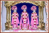Aksharbrahma Gunatitanand Swami, Bhagwan Swaminarayan and Shri Gopalanand Swami