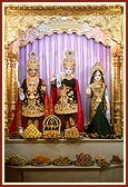 Shri Harikrishna Maharaj and Shri Radha Krishna Dev