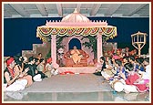 The cast of mandir drama with Swamishri