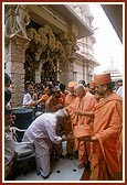 Blesses devotees